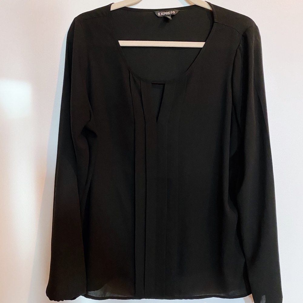 KEYHOLE FEONT BLACK BLOUSE